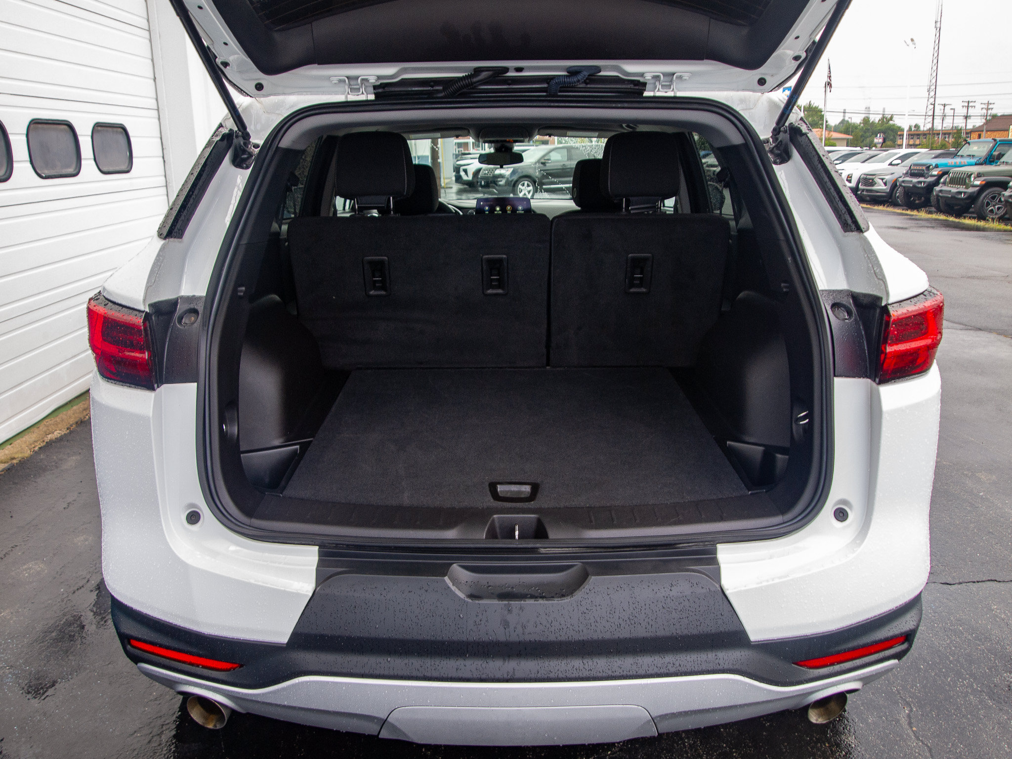 Used 2024 Chevrolet Blazer LT FWD image 29