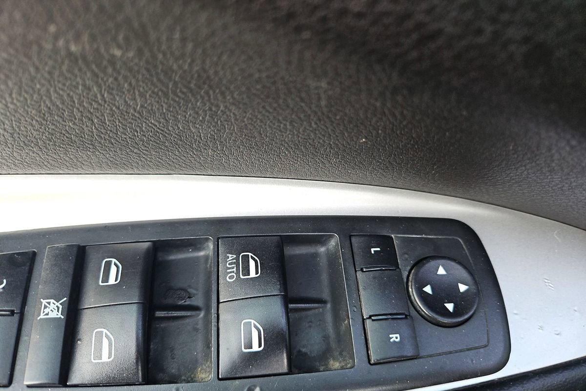 Used 2020 Dodge Journey SE w/ SE Popular Equipment Group image 33