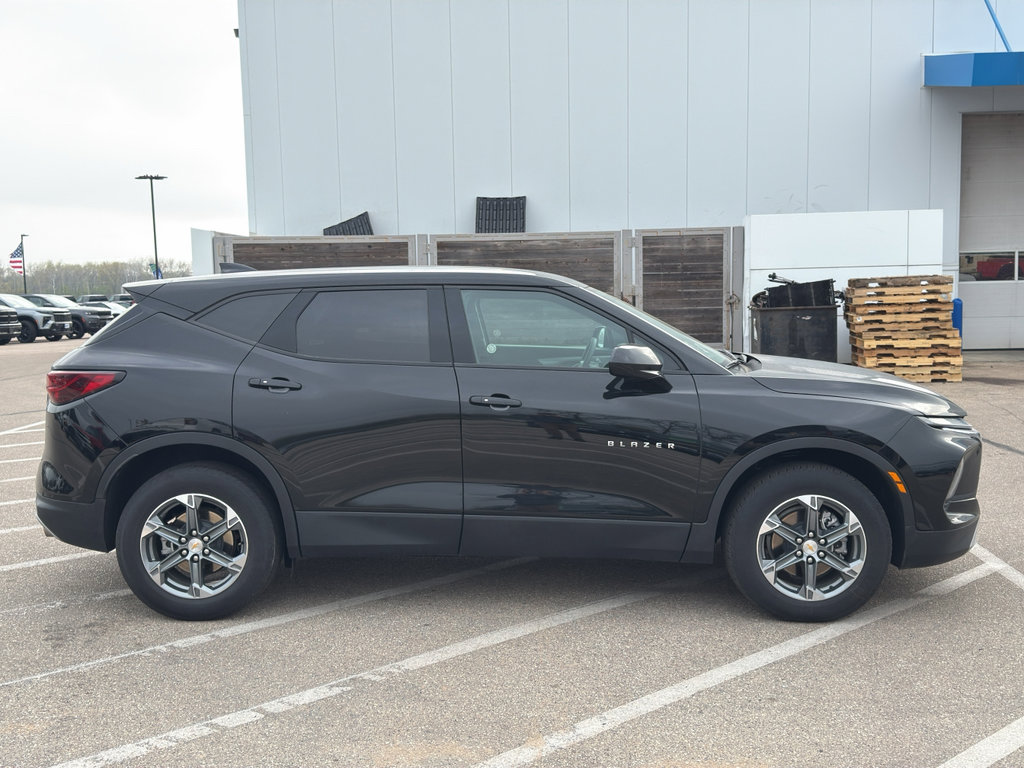 Used 2025 Chevrolet Blazer LT AWD/4WD image 7