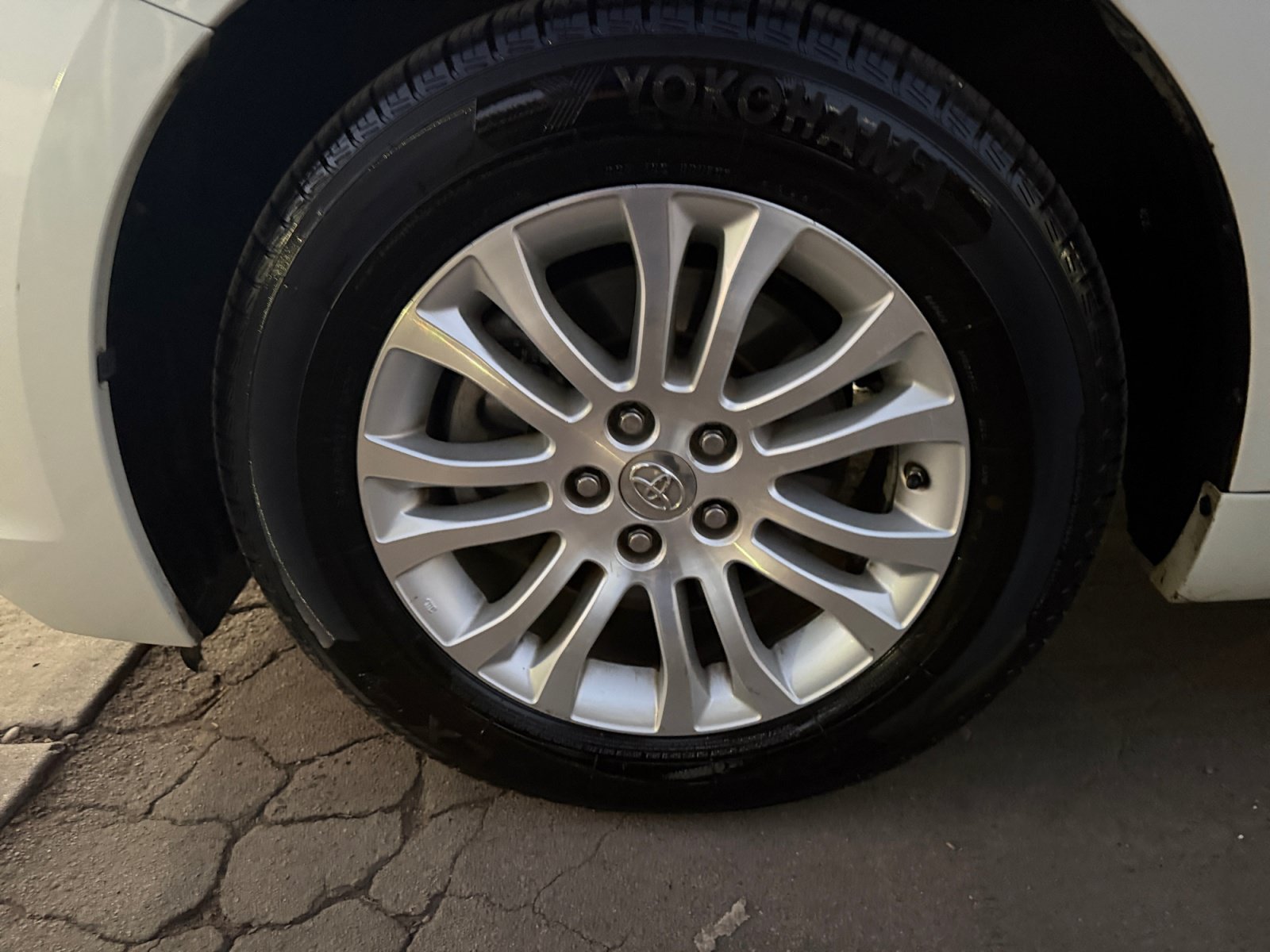 Used 2016 Toyota Sienna XLE FWD image 11