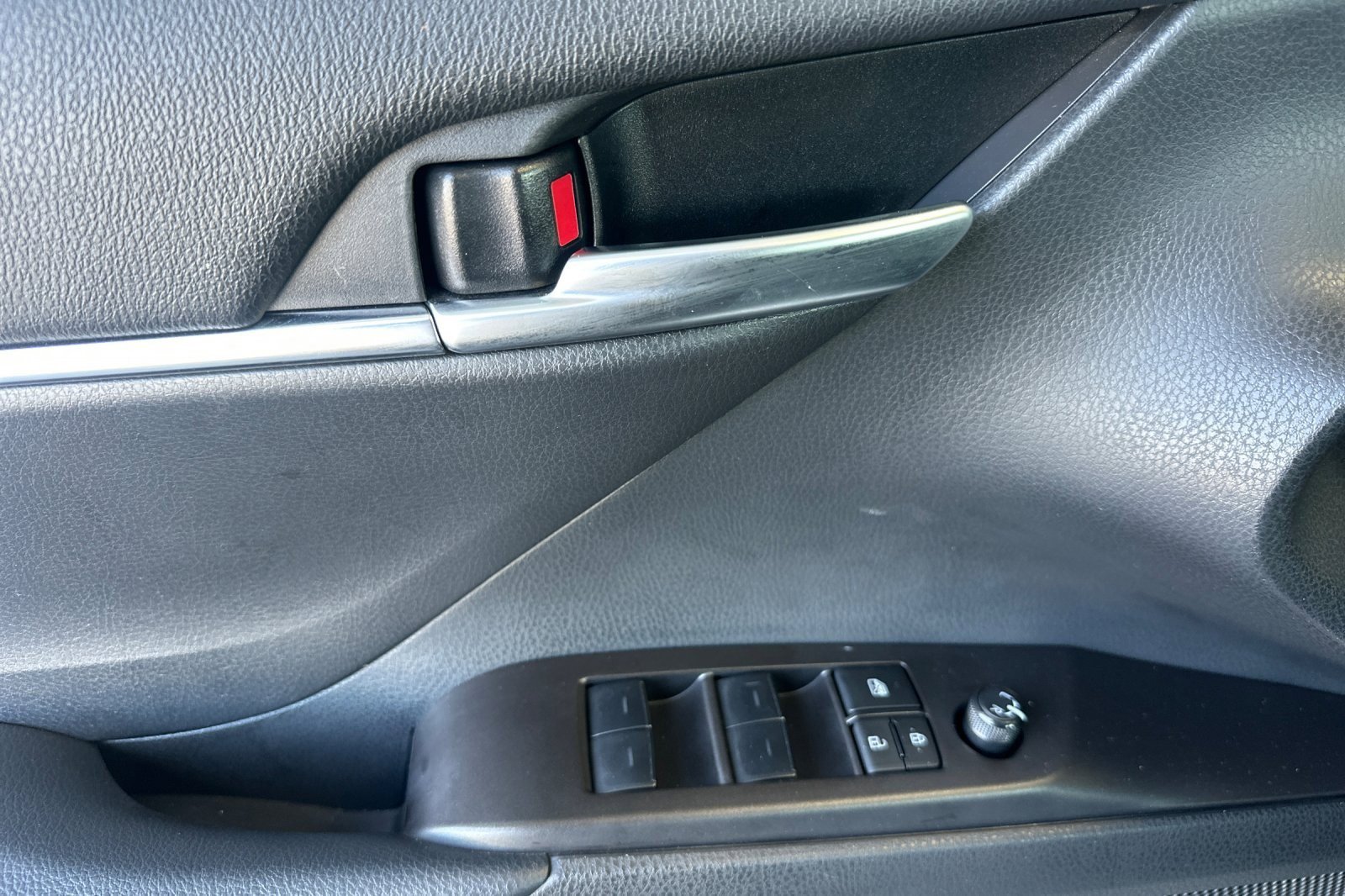 Certified 2024 Toyota Camry SE FWD image 10