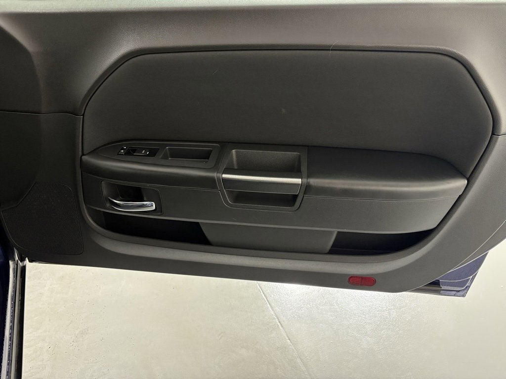 Used 2014 Dodge Challenger SXT image 34