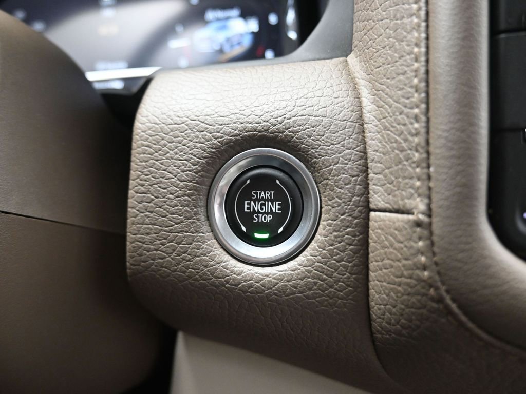 Used 2022 GMC Yukon XL Denali AWD/4WD image 10