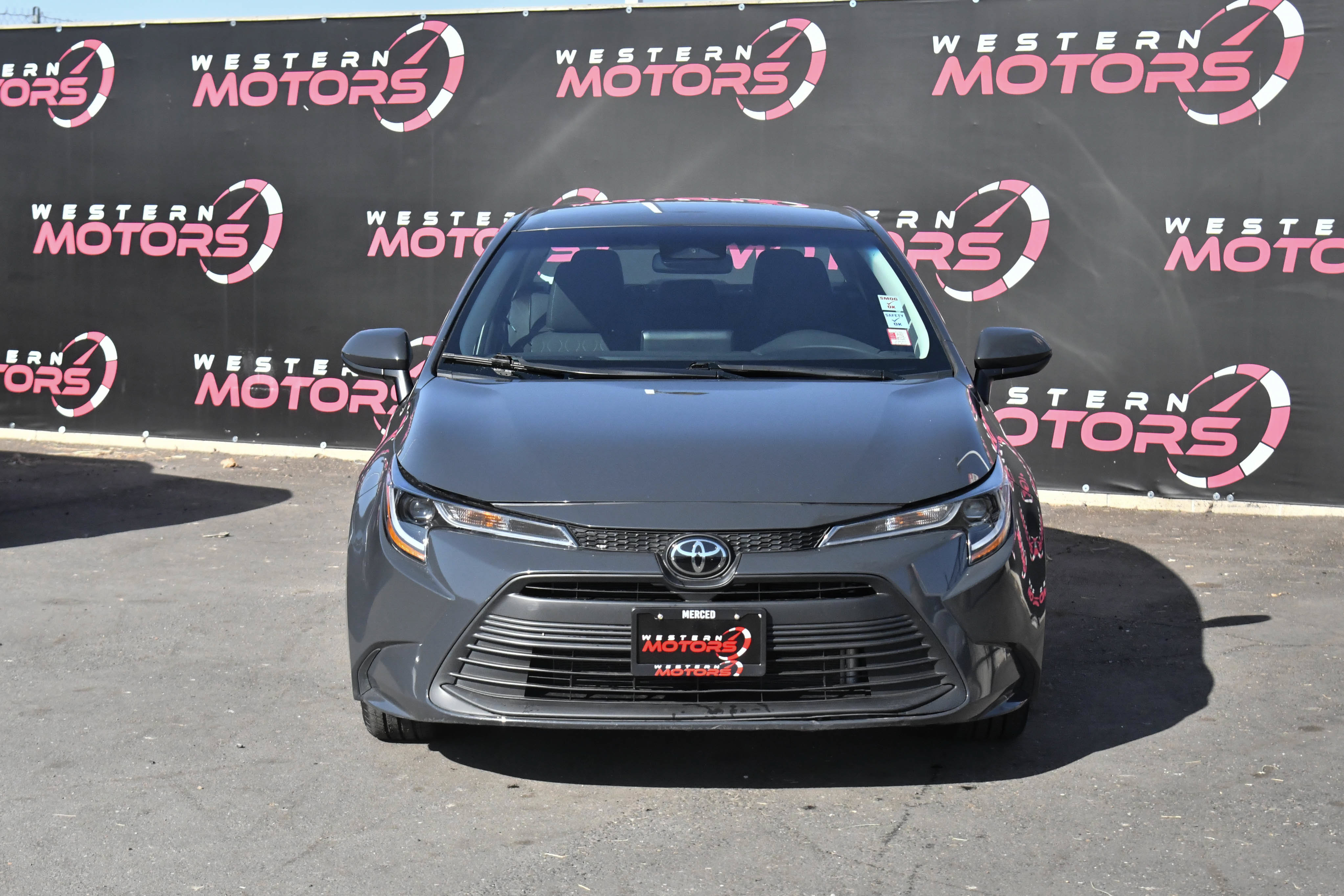 Used 2025 Toyota Corolla LE FWD image 2