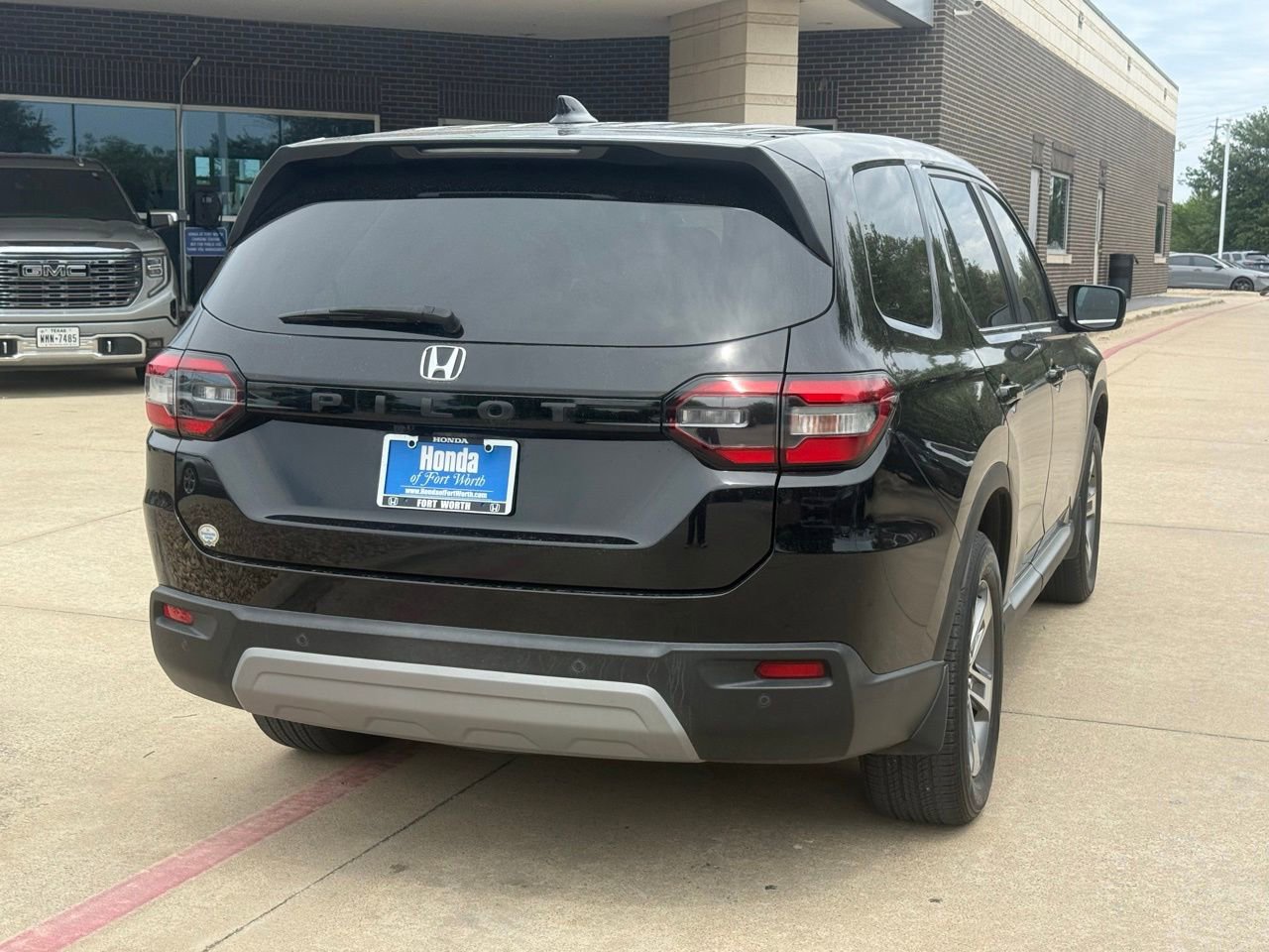 Used 2023 Honda Pilot EX-L image 6