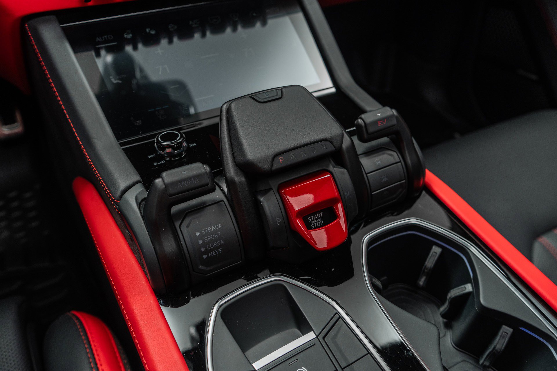 Used 2025 Lamborghini Urus SE image 33