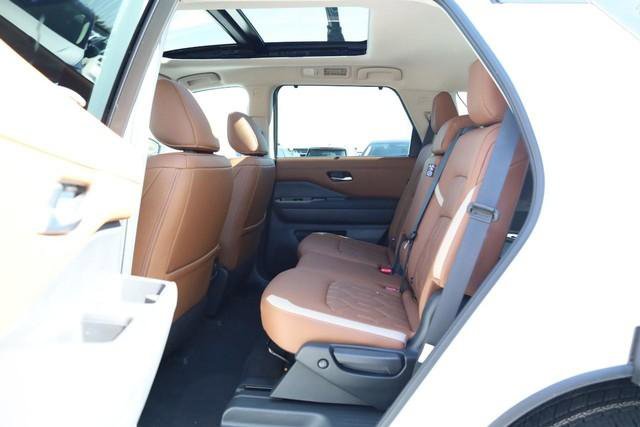 New 2026 Nissan Pathfinder Platinum AWD/4WD image 25