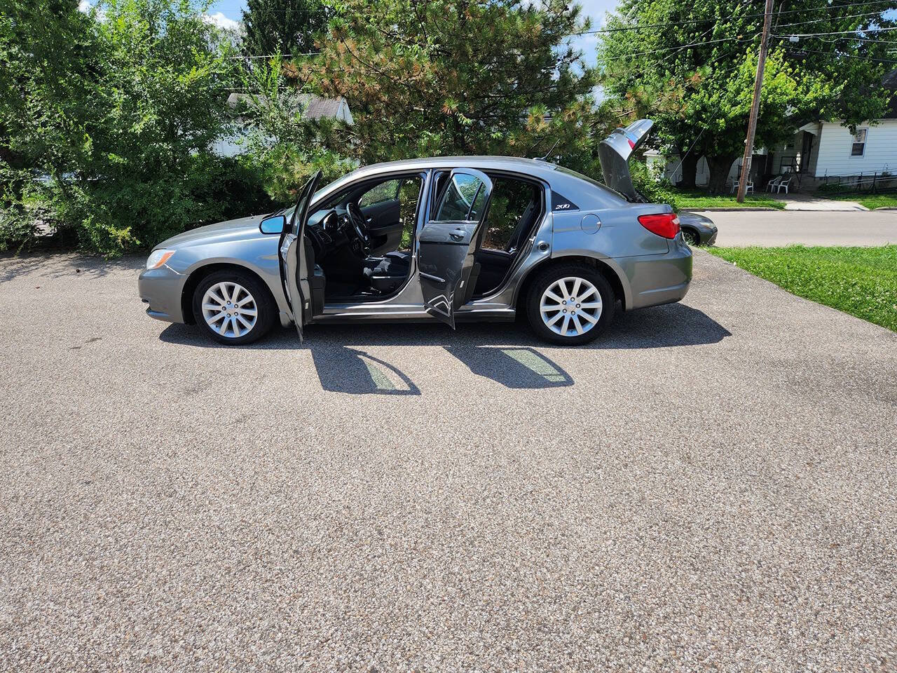 Used 2012 Chrysler 200 Touring FWD image 20
