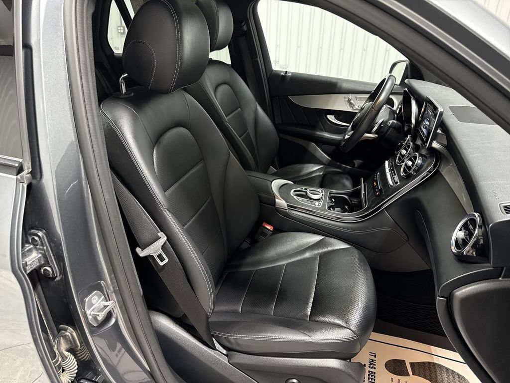 Used 2019 Mercedes-Benz GLC 300 image 29