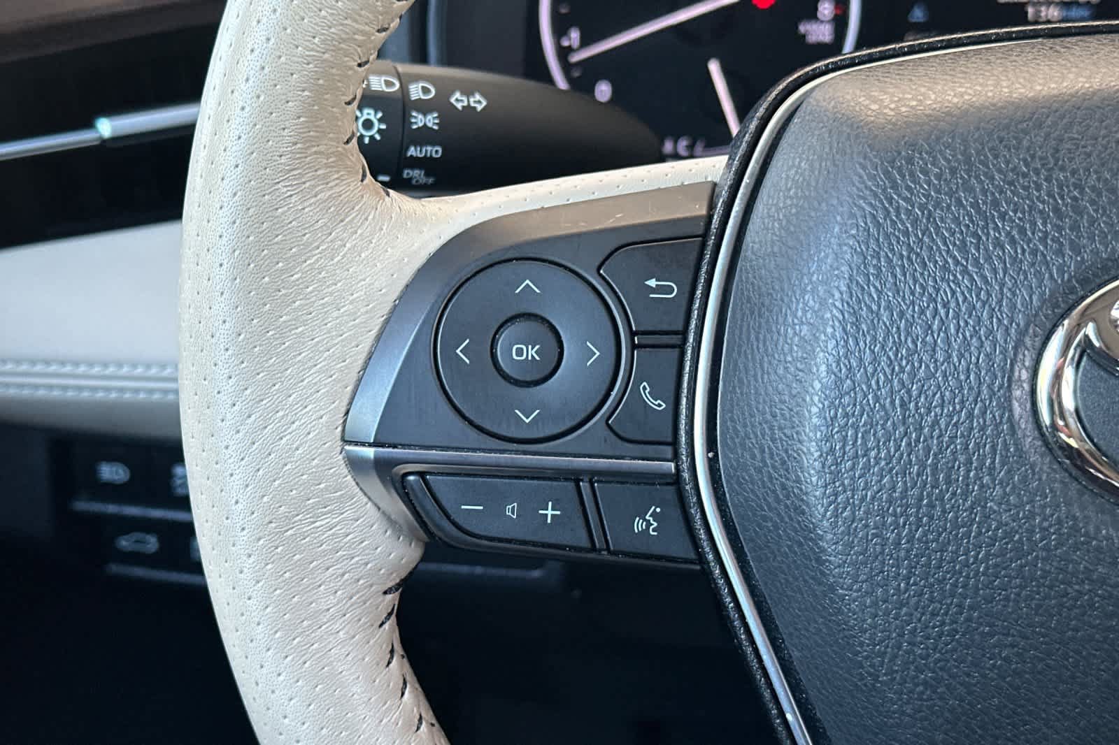 Used 2020 Toyota Avalon Limited w/ Advanced Safety Package FWD image 26