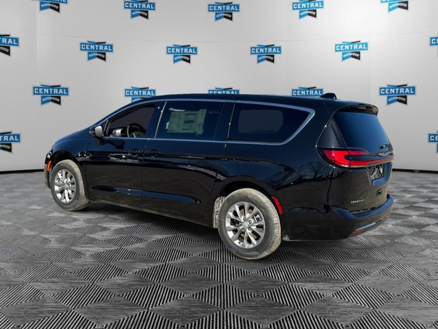 New 2026 Chrysler Pacifica Select image 3