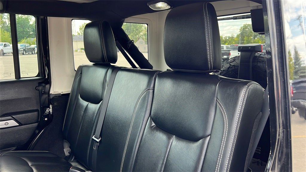 Used 2014 Jeep Wrangler Unlimited Rubicon w/ Dual Top Group image 30