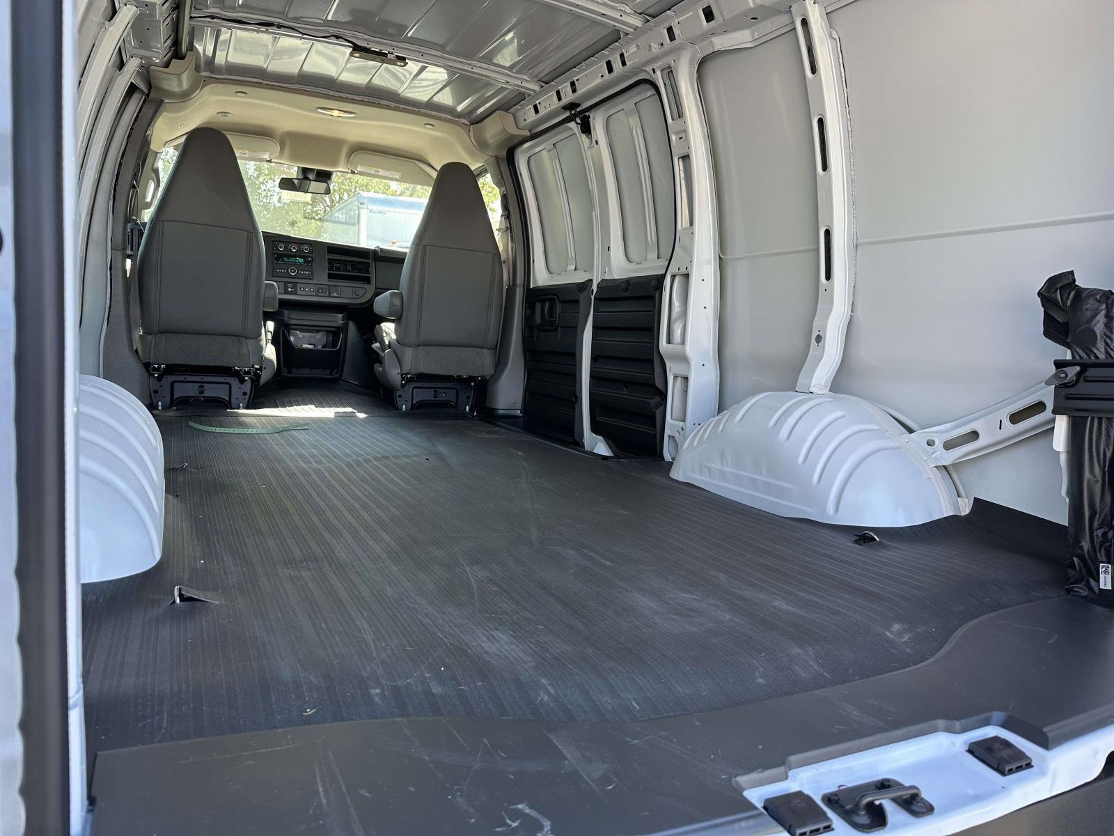 New 2025 Chevrolet Express 2500 w/ Safety Package image 21
