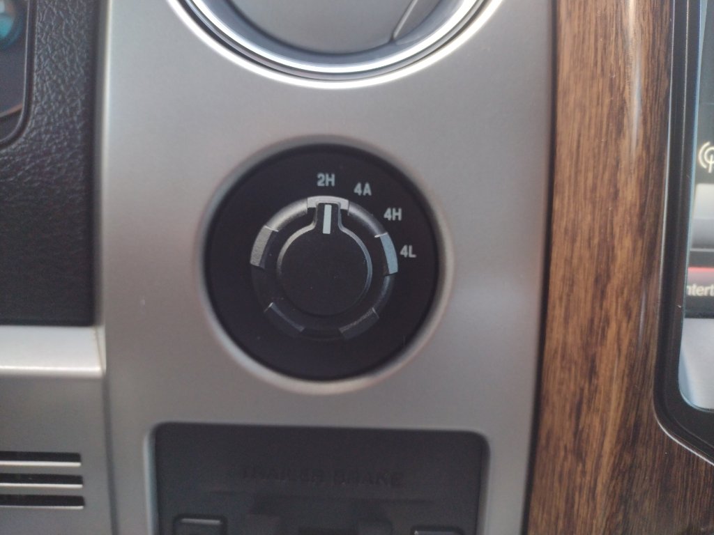 Used 2013 Ford F150 Lariat w/ Lariat Chrome Pkg image 19