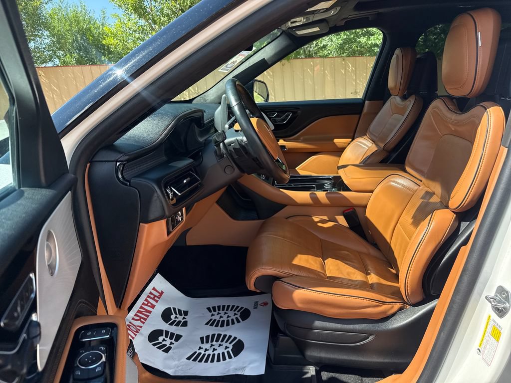Used 2023 Lincoln Aviator Black Label w/ Dynamic Handling Package AWD/4WD image 11
