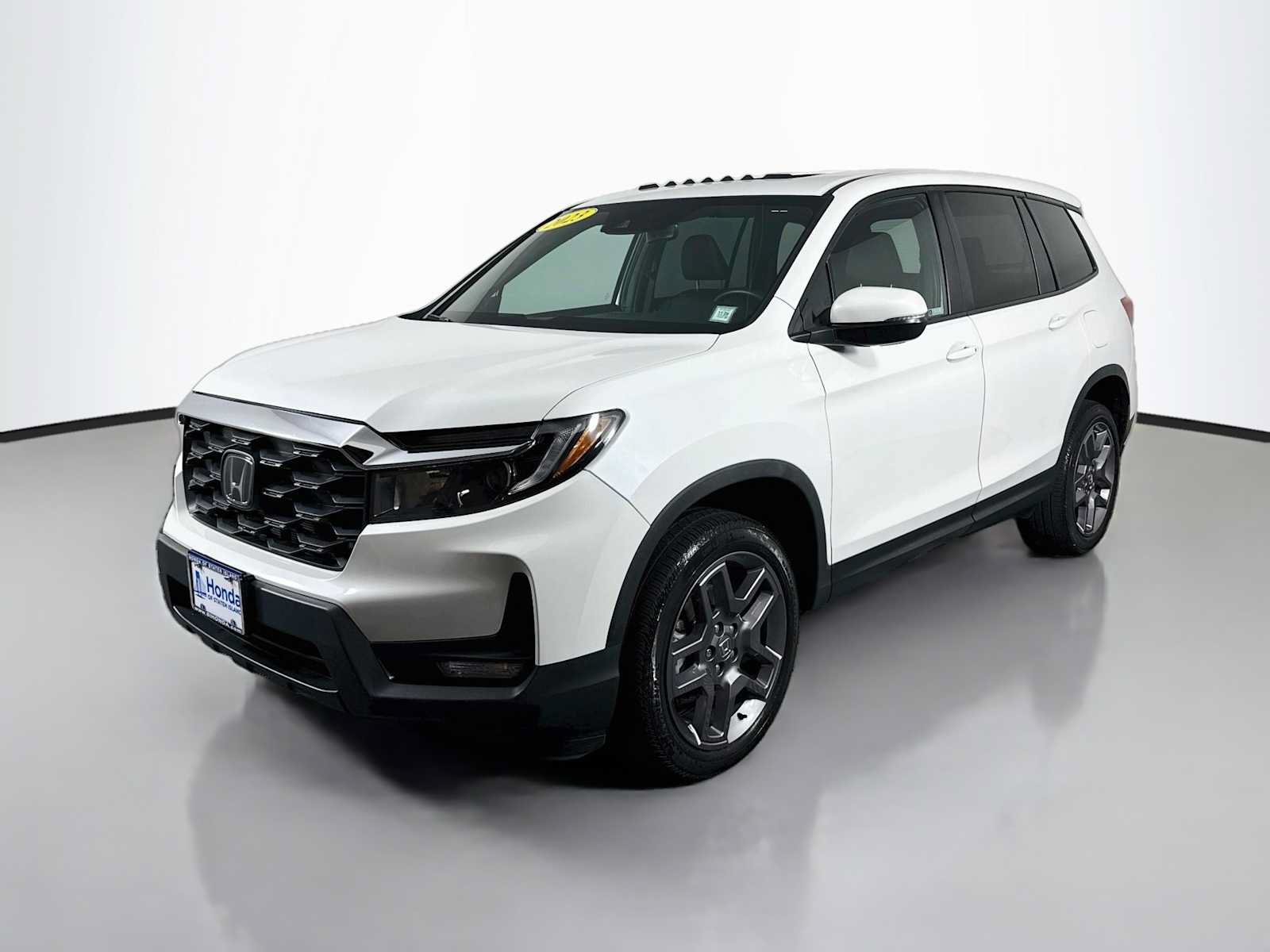 Used 2023 Honda Passport EX-L image 3