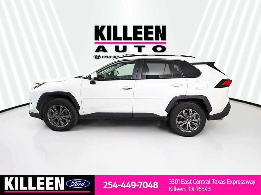 Used 2022 Toyota RAV4 Limited image 4