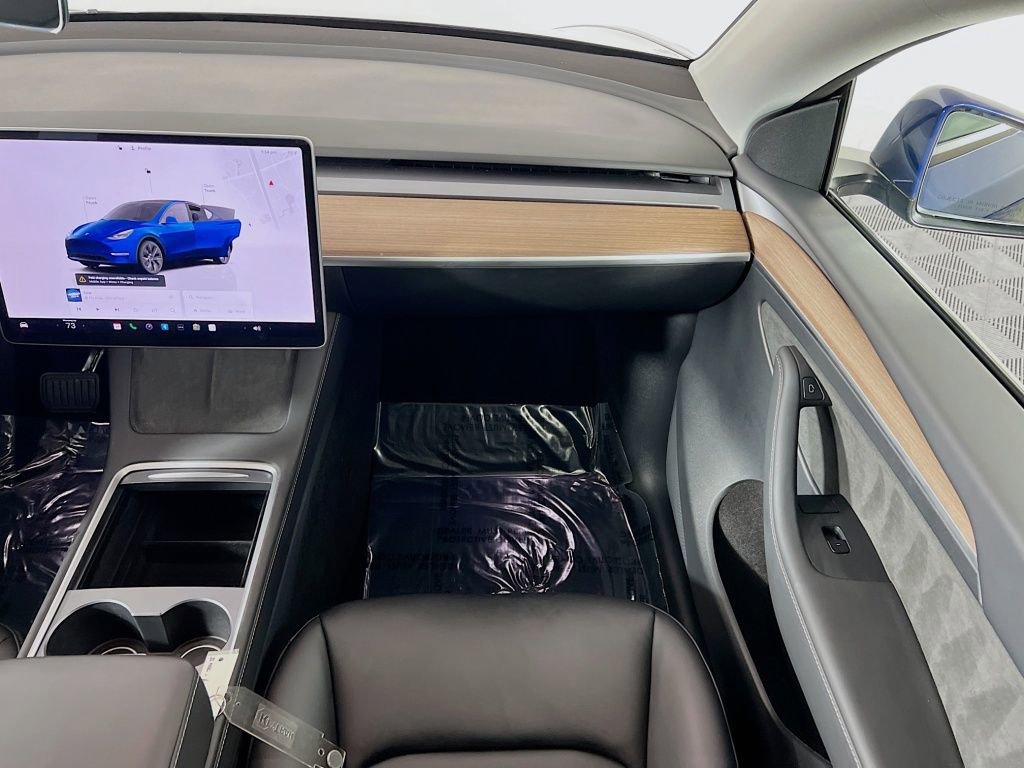 Used 2025 Tesla Model Y Long Range image 23
