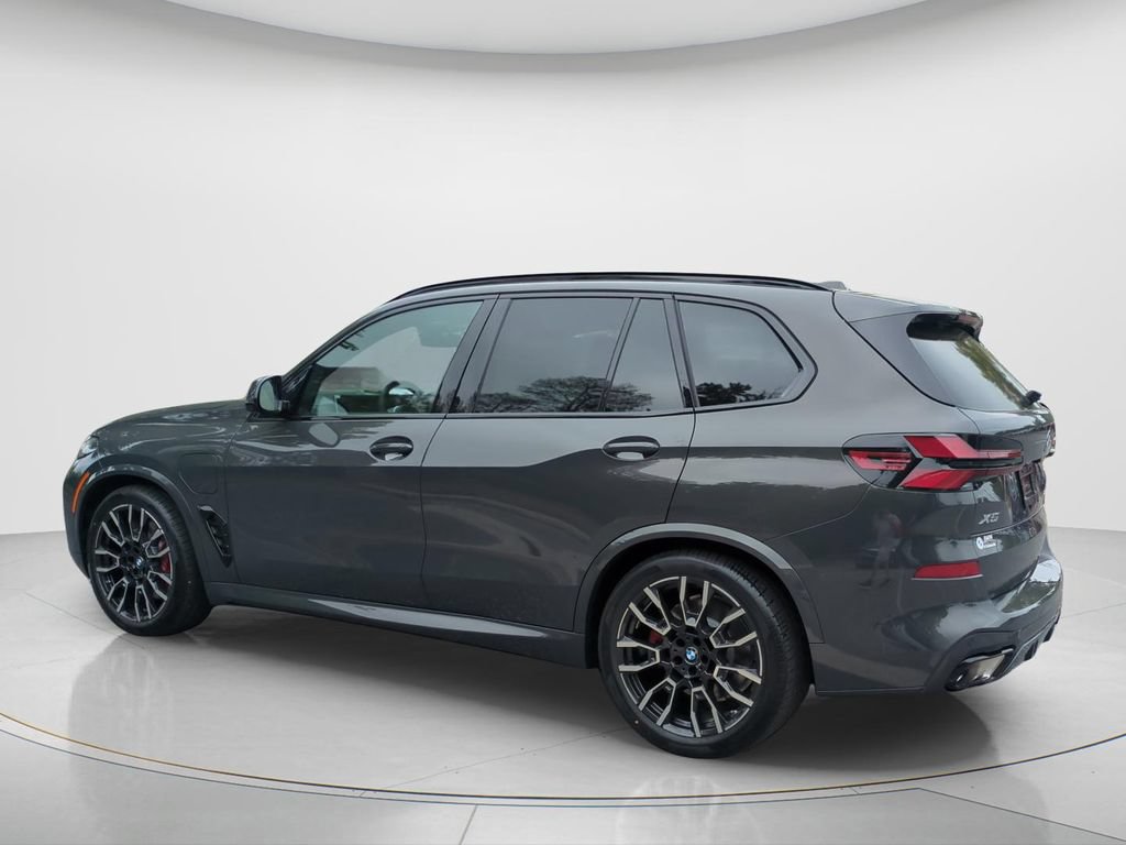 New 2026 BMW X5 xDrive50e w/ M Sport Package AWD/4WD image 7