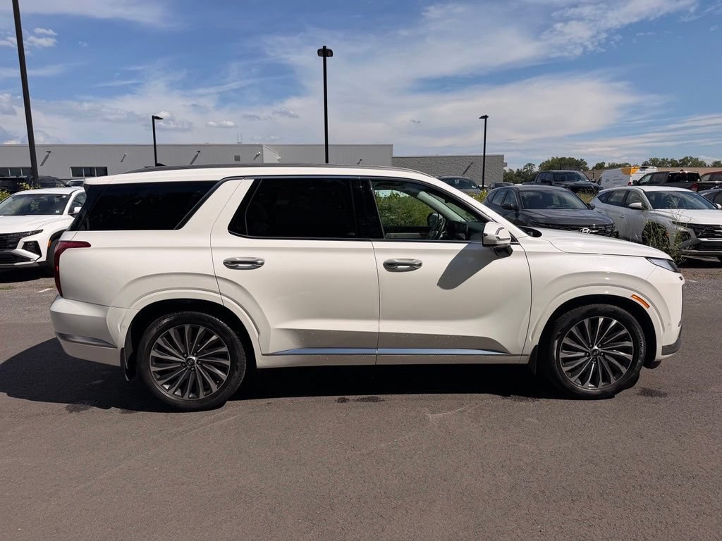 Used 2024 Hyundai Palisade Calligraphy AWD/4WD image 2