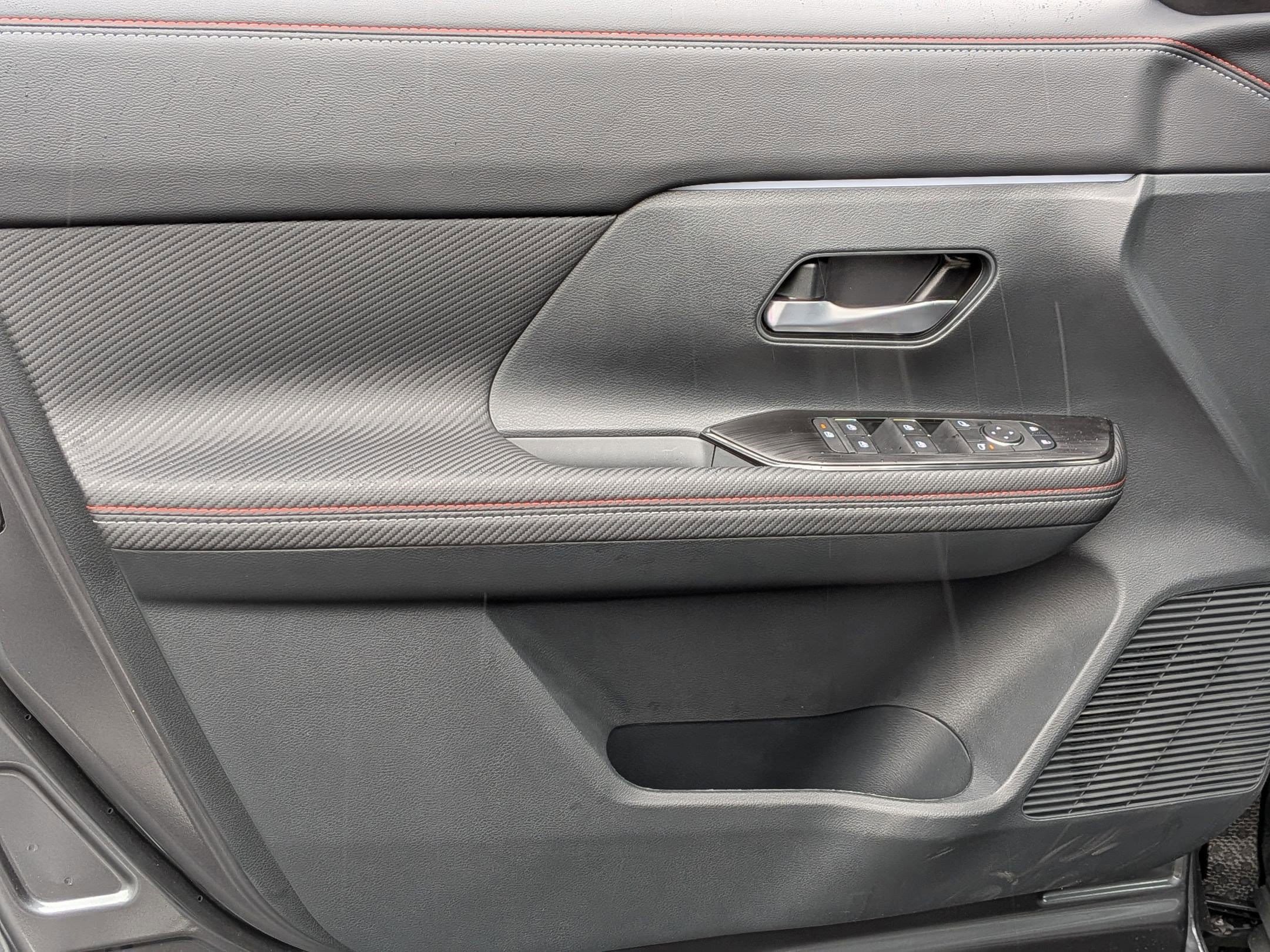 New 2026 Nissan Kicks SR FWD image 12