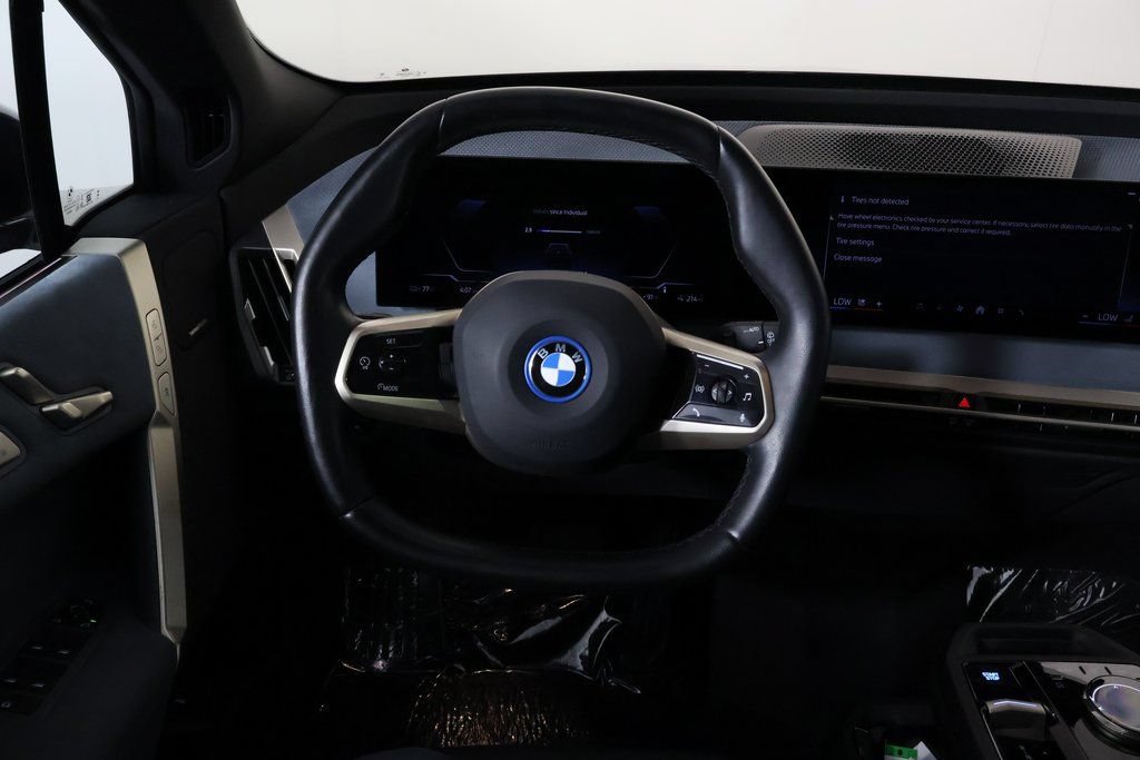 Certified 2024 BMW iX xDrive50 w/ Premium Package AWD/4WD image 7