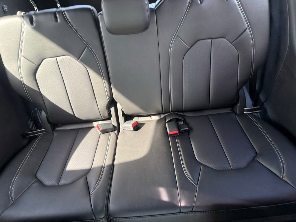 New 2027 Chrysler Pacifica Select FWD image 40