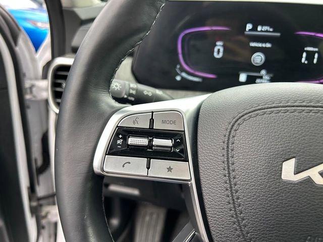 Used 2024 Kia Telluride EX w/ EX Captain's Chair Package image 22