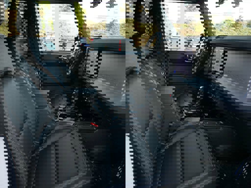 Used 2025 Ford Bronco Outer Banks image 29