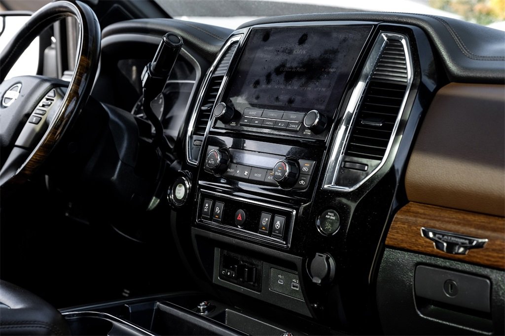 Used 2020 Nissan Titan Platinum Reserve w/ Moonroof Package image 21