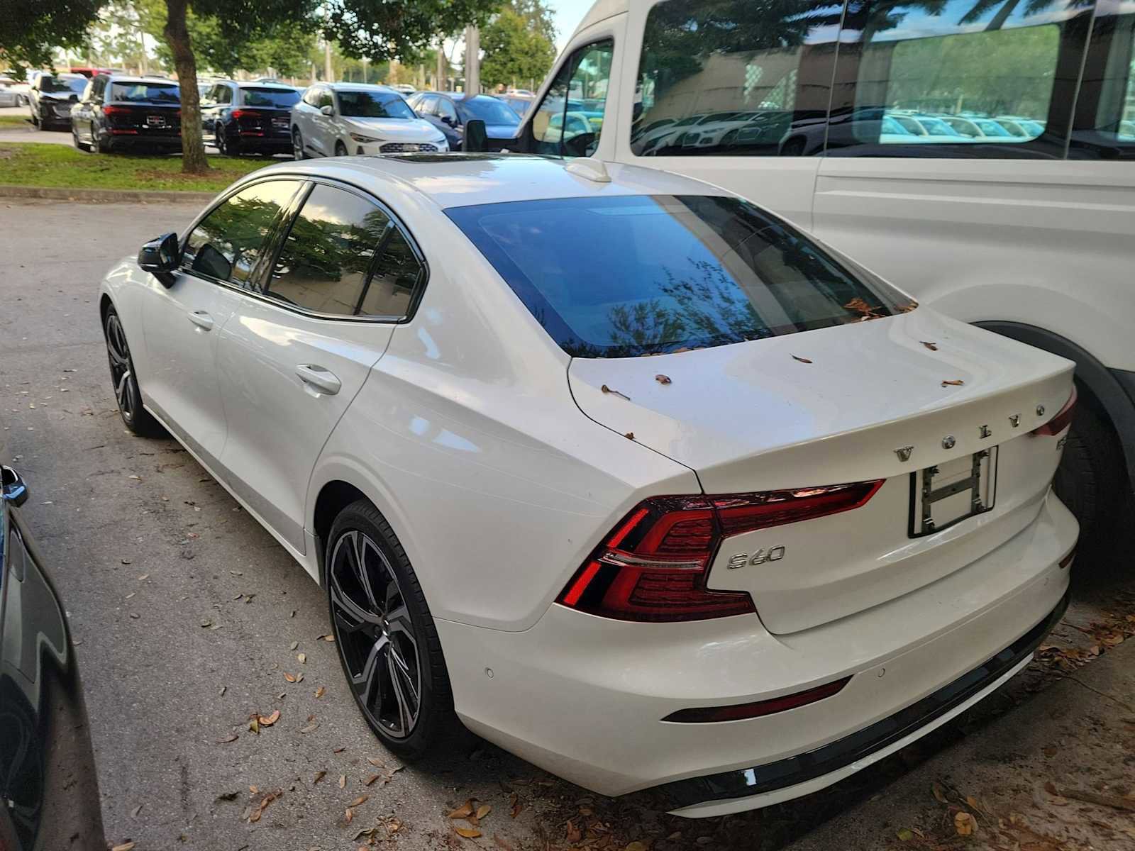 Used 2023 Volvo S60 B5 Ultimate image 16