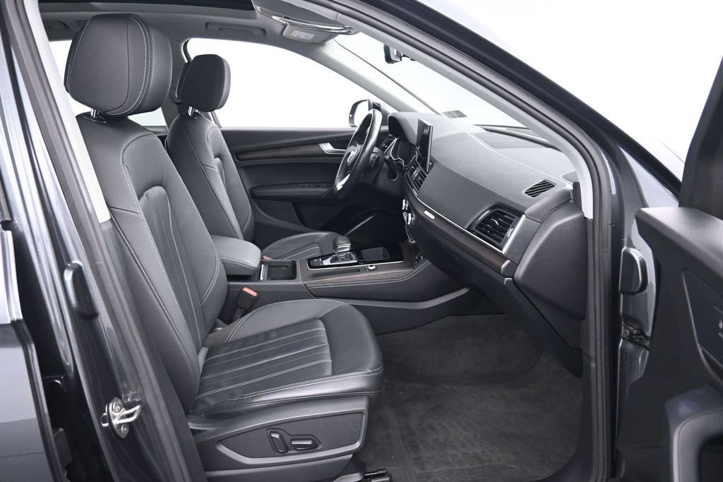Used 2021 Audi Q5 e Premium Plus w/ Premium Plus Package AWD/4WD image 22