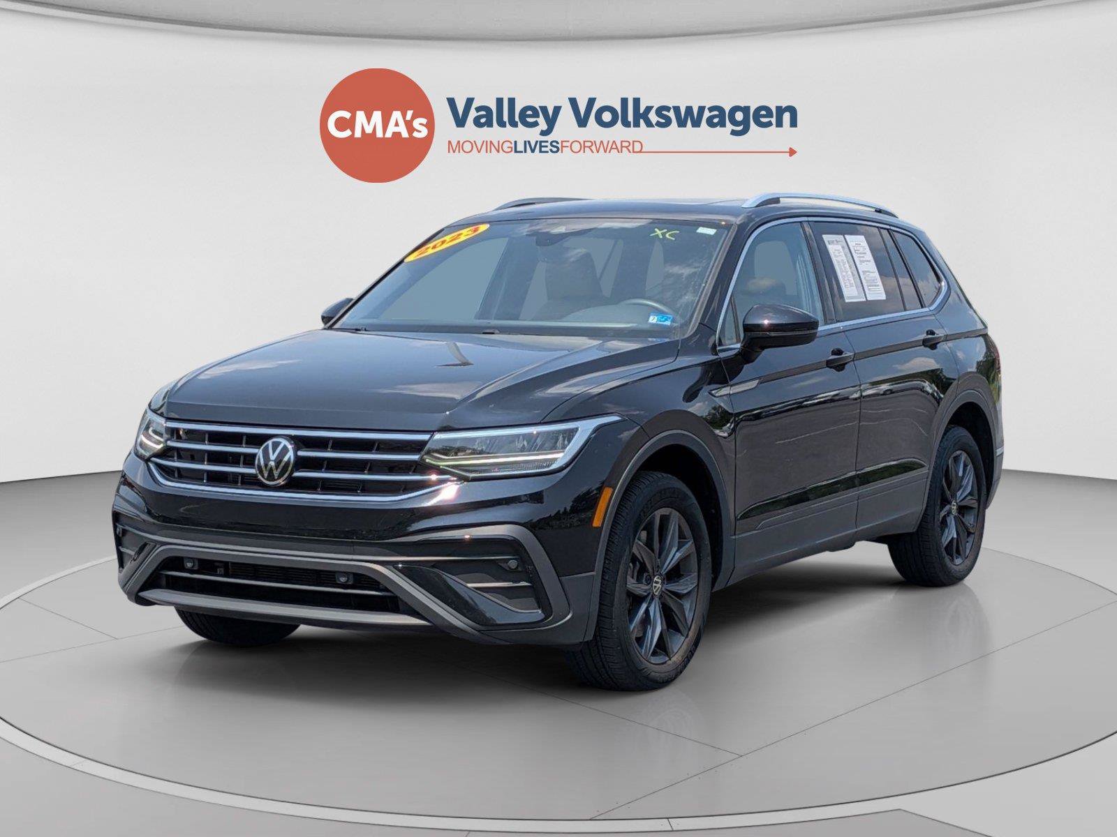 Used 2023 Volkswagen Tiguan SE w/ Panoramic Sunroof Package