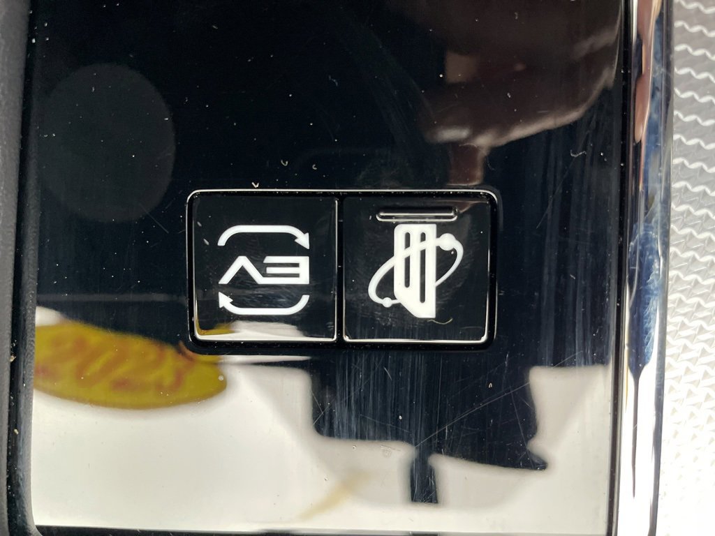 Used 2023 Mitsubishi Outlander SEL image 39