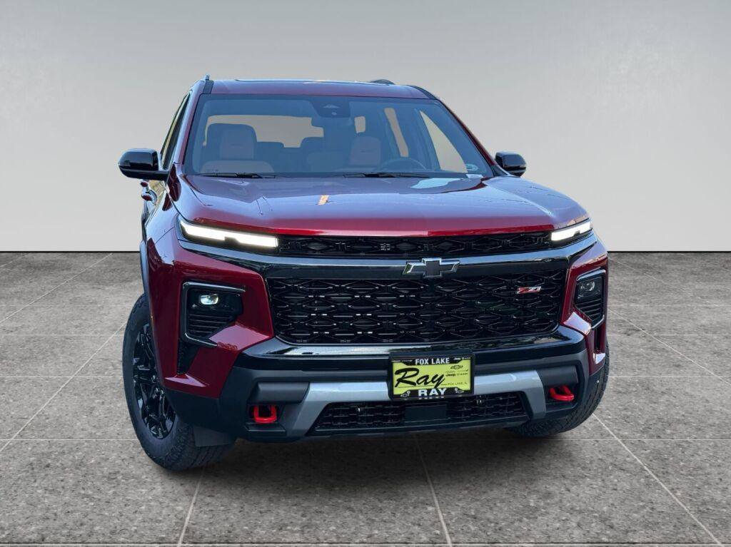 New 2027 Chevrolet Traverse Z71 w/ LPO, Floor Liner Package AWD/4WD image 2