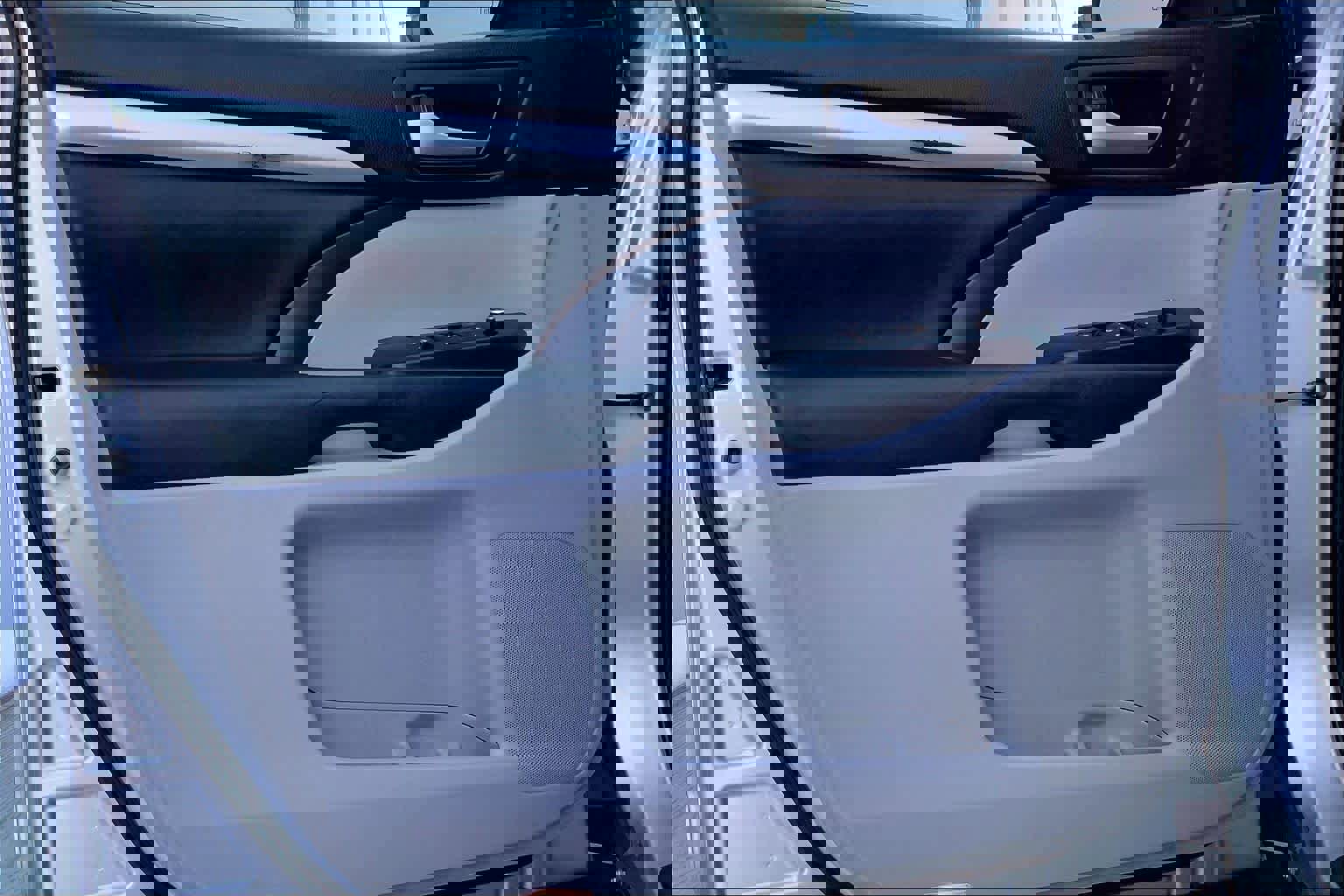 Used 2019 Toyota Highlander XLE w/ Carpet Mat Package (TMS) image 21