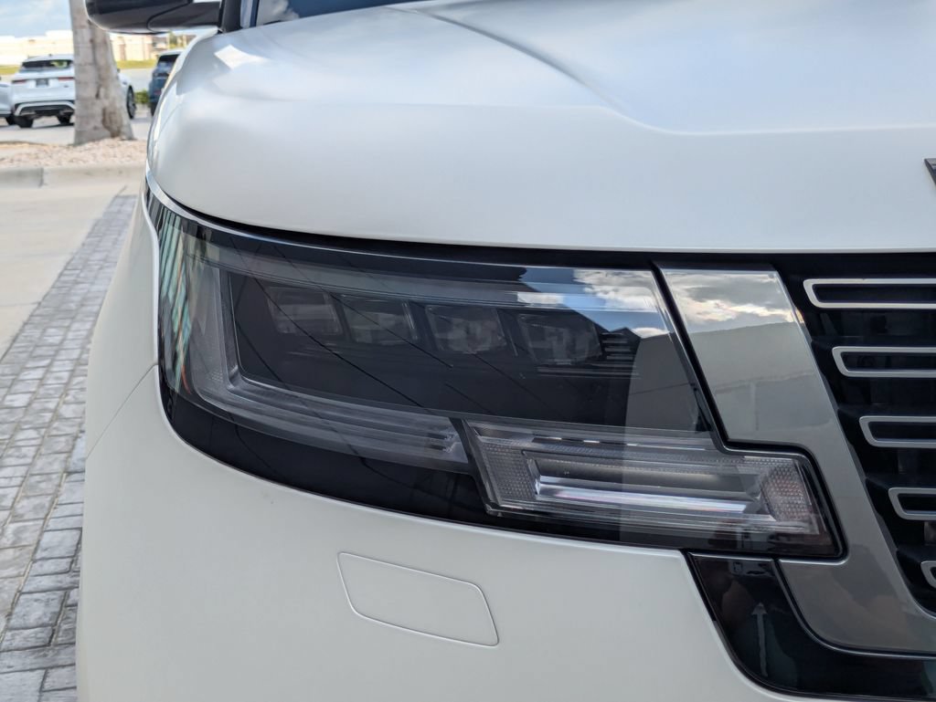 Certified 2025 Land Rover Range Rover Long Wheelbase SE AWD/4WD image 13
