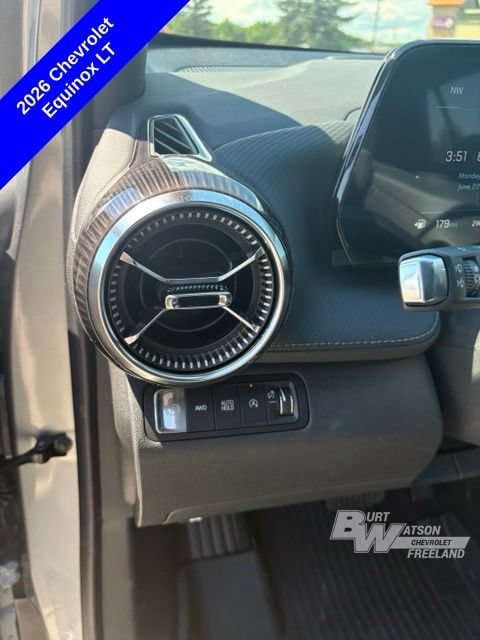 New 2026 Chevrolet Equinox LT w/ Convenience Package II AWD/4WD image 10