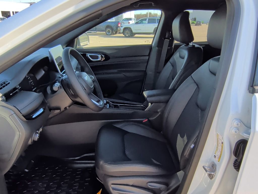 New 2026 Jeep Compass Altitude image 12