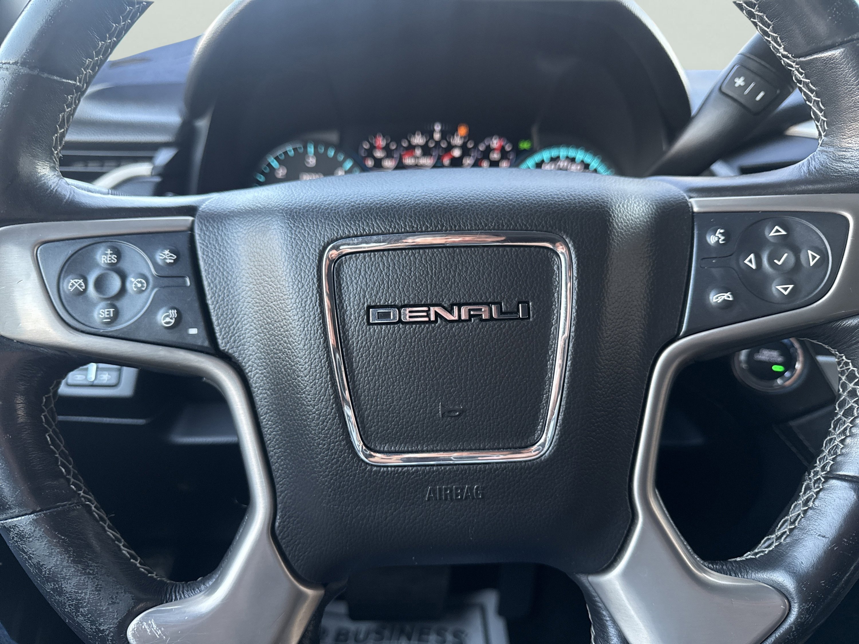 Used 2018 GMC Yukon XL Denali w/ Denali Ultimate Package image 26