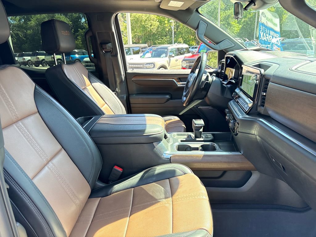 Used 2023 Chevrolet Silverado 1500 High Country w/ High Country Premium Package AWD/4WD image 29