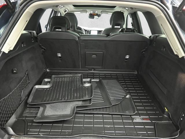 Used 2018 Volvo XC60 T5 Momentum w/ Convenience Package image 23