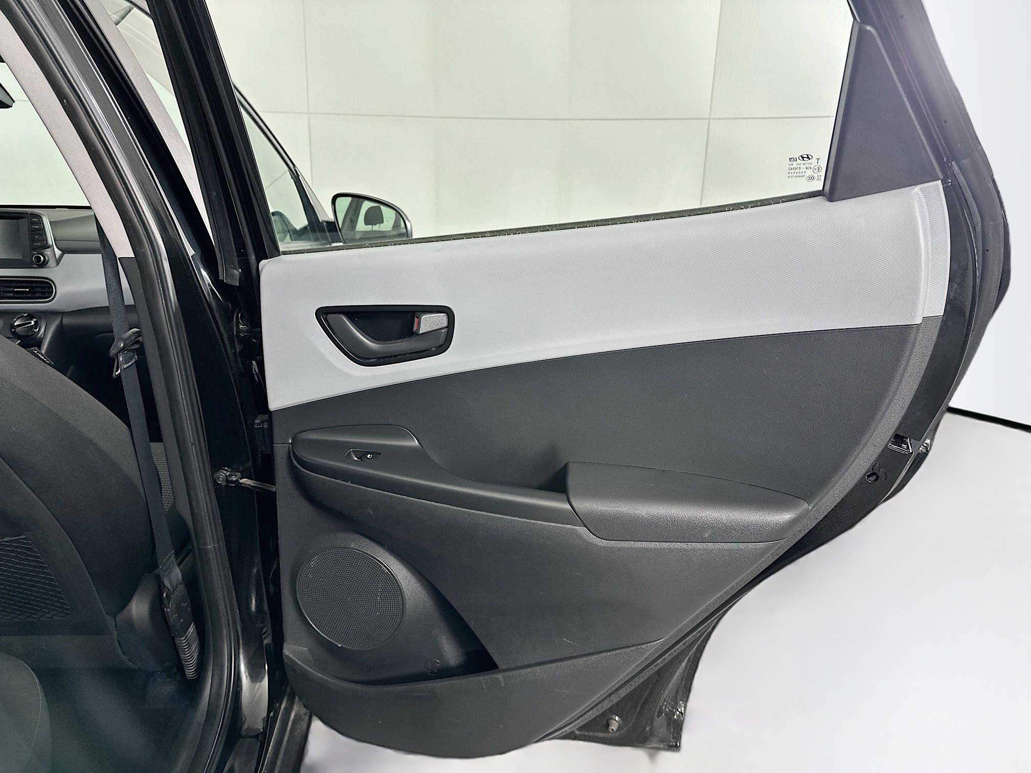 Used 2020 Hyundai Kona SE FWD image 27