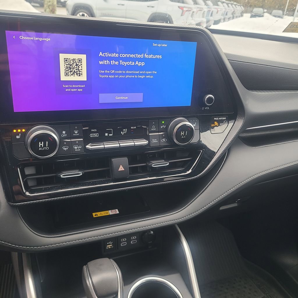 Used 2024 Toyota Highlander XSE image 12