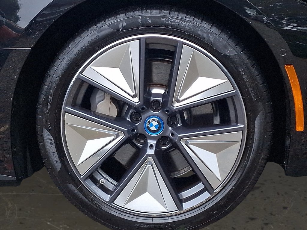 Certified 2024 BMW i4 eDrive40 w/ Premium Package RWD image 9