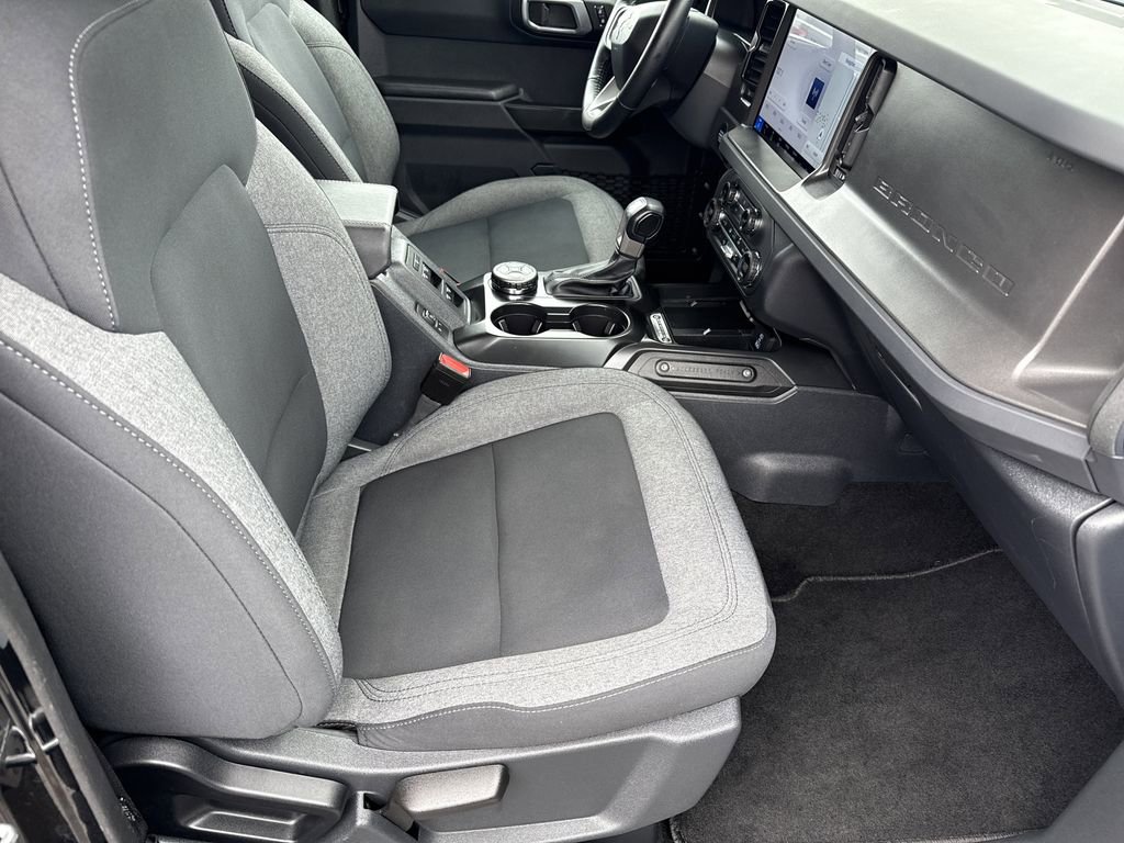 Used 2025 Ford Bronco Big Bend image 14