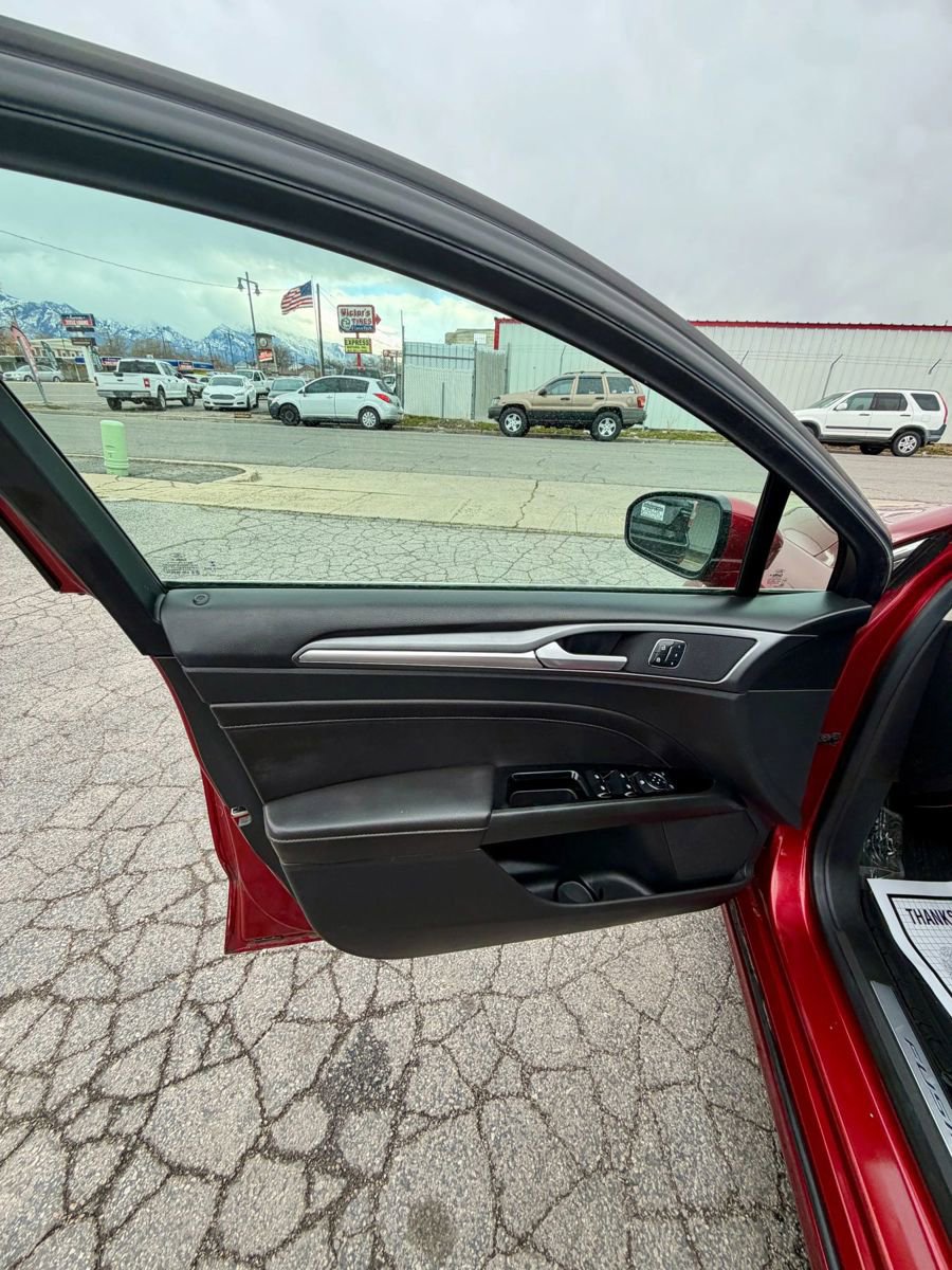 Used 2013 Ford Fusion Titanium w/ Titanium Driver Assist Pkg FWD image 26