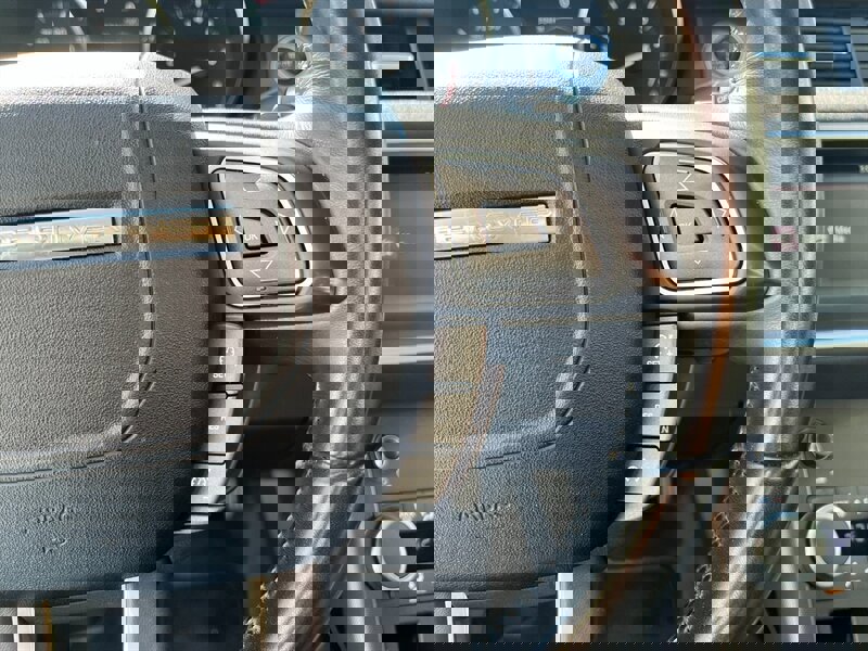 Used 2018 Land Rover Range Rover Evoque SE image 27