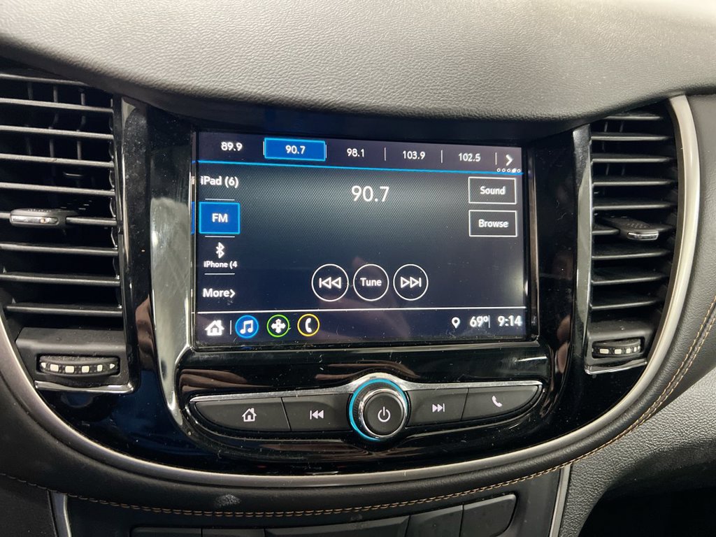 Used 2018 Chevrolet Trax LT w/ LT Convenience Package FWD image 14