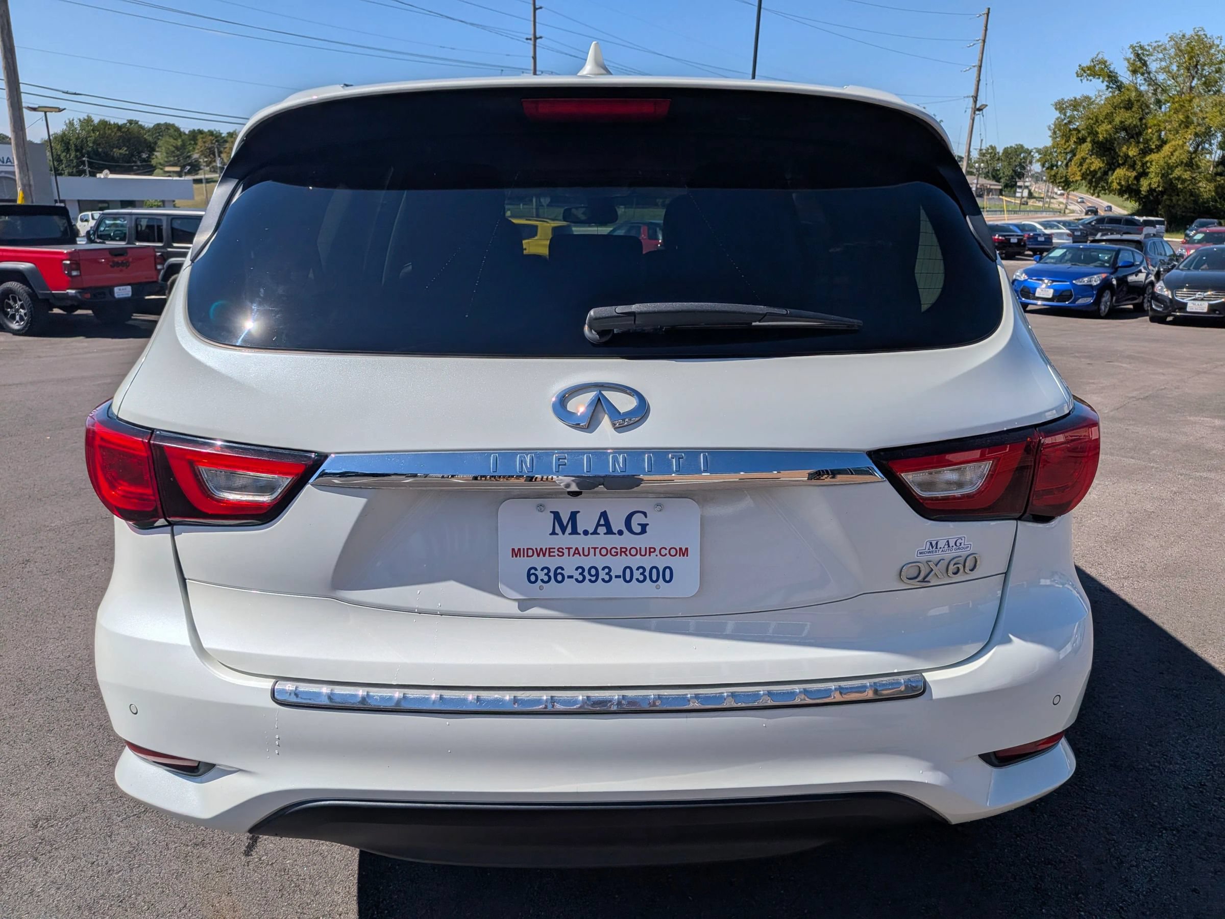 Used 2016 INFINITI QX60 Luxe w/ Premium Plus Package AWD/4WD image 5